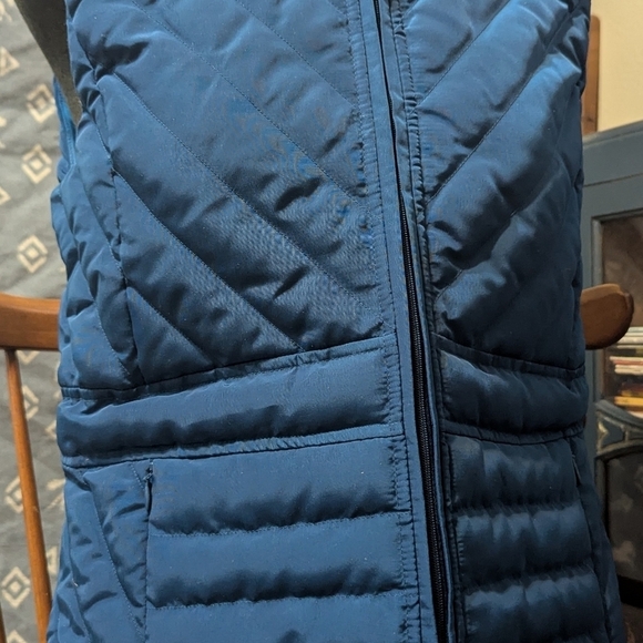 NWT Ann Taylor LOFT Puffer Vest XS Brilliant Blue Full Zip Insulated Quilted - Picture 3 of 5